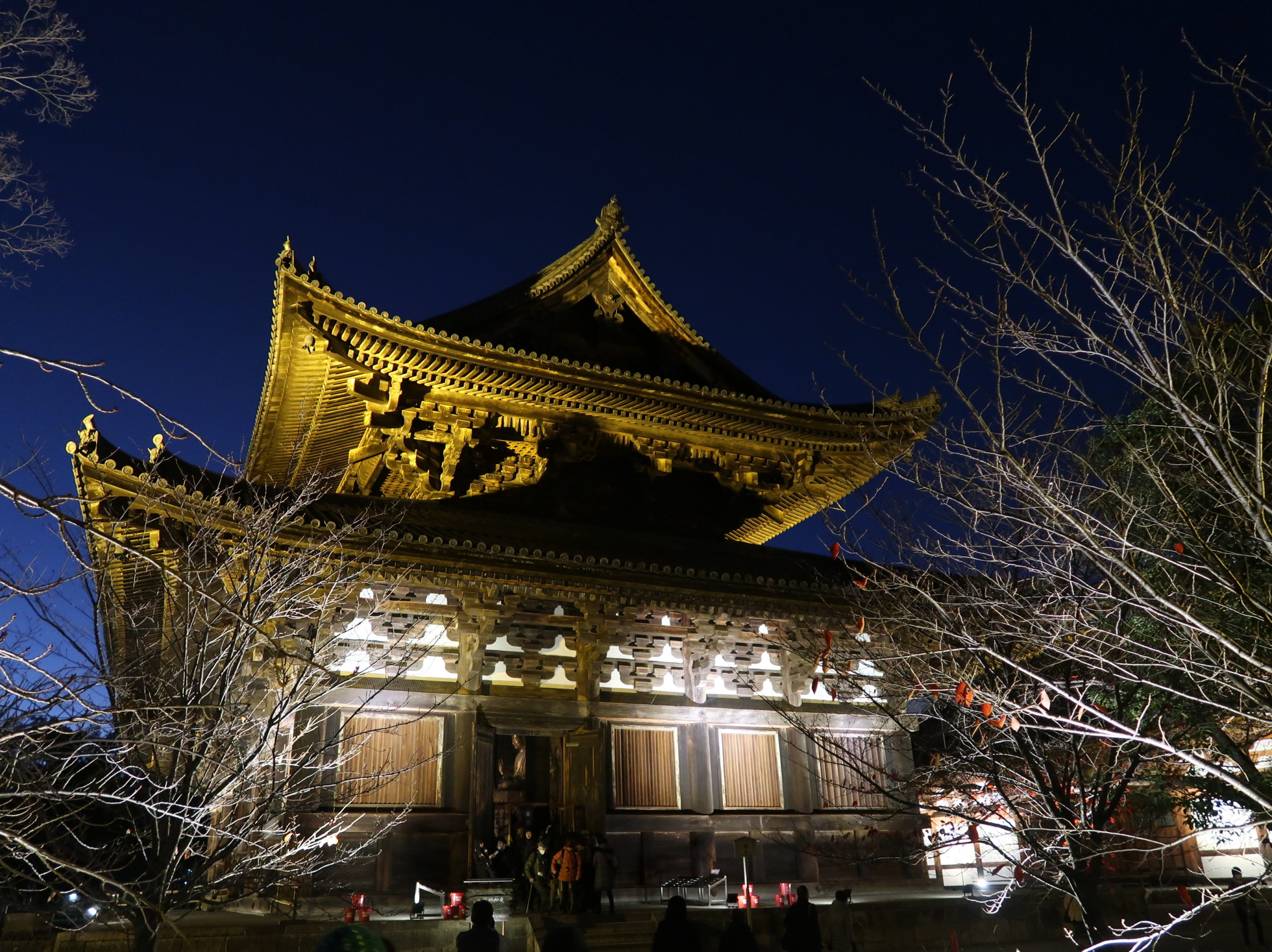 紅葉時期、並ばずに東寺の夜間特別拝観する方法 | lunaのおんなひとり